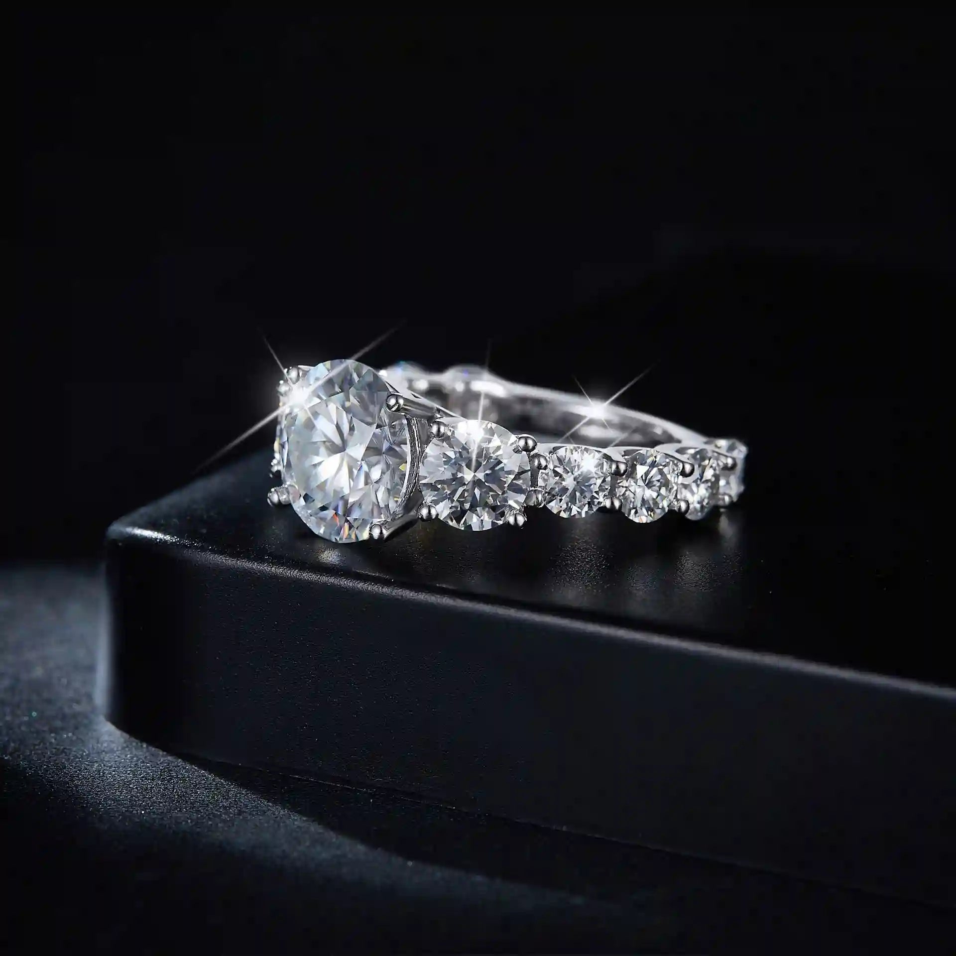 Jewelry-925Silver-Round-Prongsetting_sideview_4e0700cf-8097-4892-80fe-c7947d694c7c.jpg
