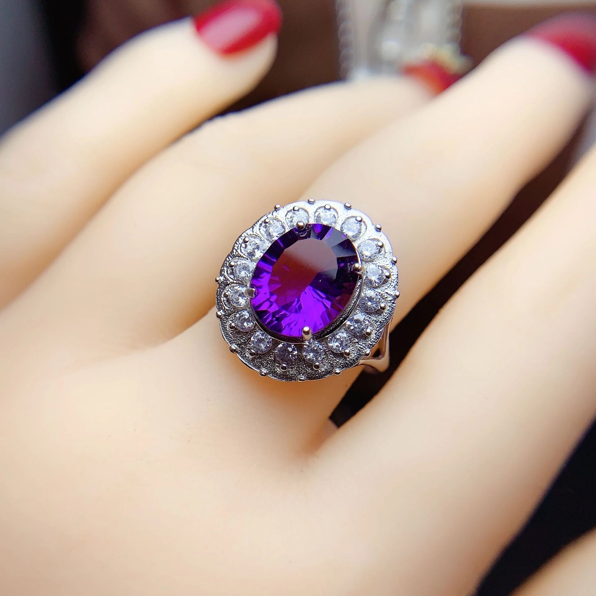Jewelry_925Silver-Oval-Prong-Amethyst-sideview_7b3e0030-0aed-4fc8-a455-43c7833319ab.jpg