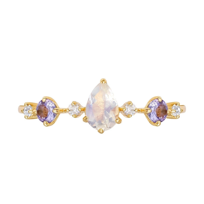 Jewelry_925Silver-Pear-Prongsetting-HighCarbonDiamond-FrontView.jpg