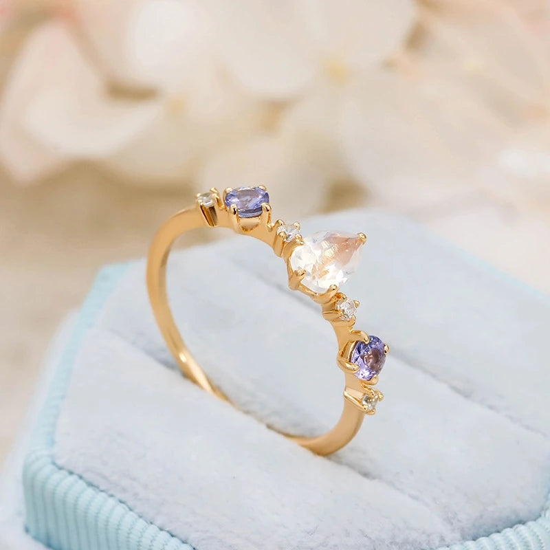 Jewelry_925Silver-Pear-Prongsetting-HighCarbonDiamond-sideView.jpg