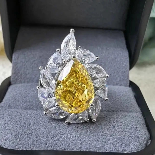 Jewelry_925Silver_12.8ct-yellow-Pear-Prongsetting-HighCarbonDiamond-FrontView.jpg