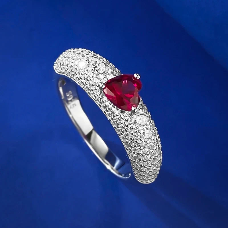 Jewelry_925Silver_Heart-Prongsetting-sideView_d6f0c4e8-6405-410c-ae48-517360c67f8b.jpg