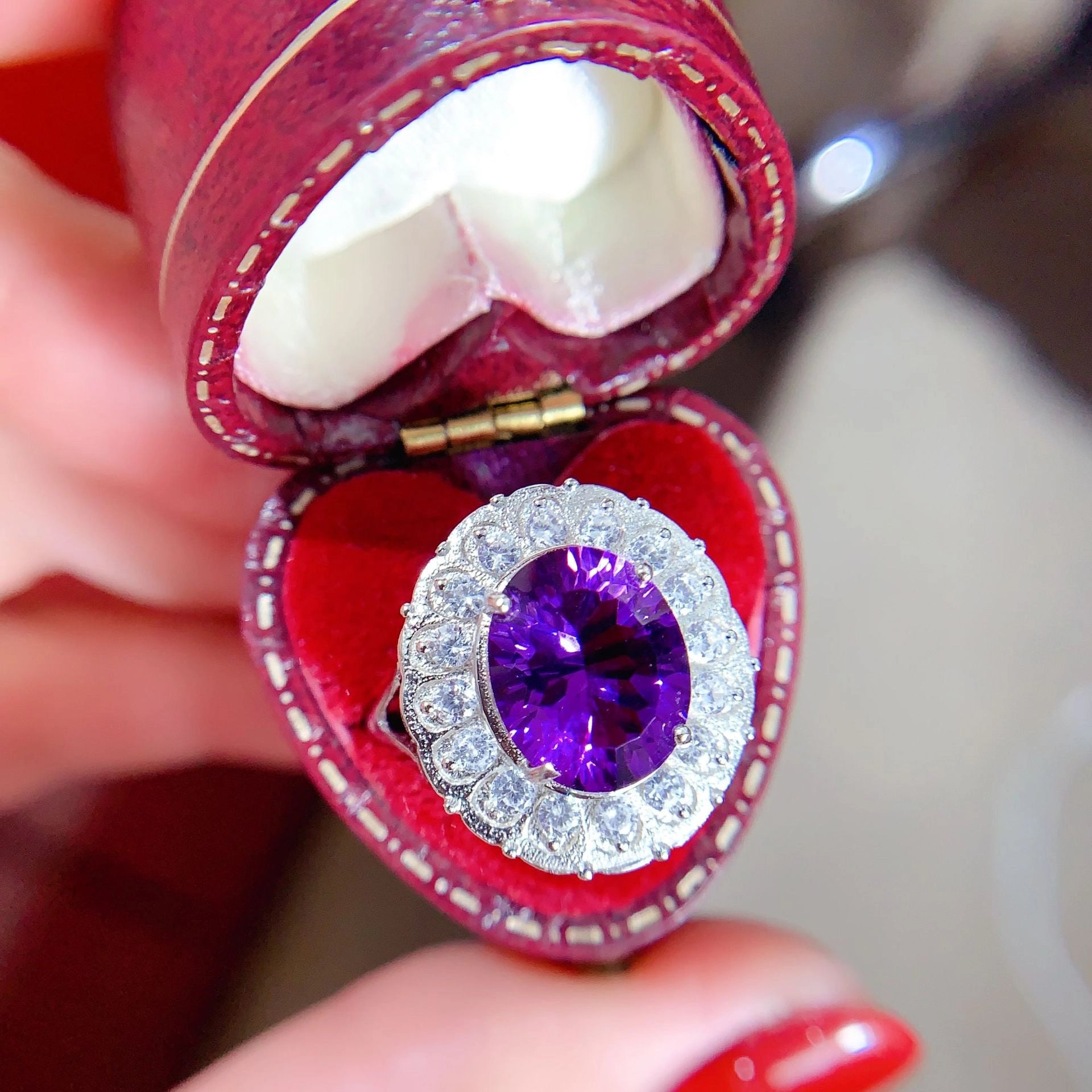 Jewelry_925Silver_Oval-Prong-Amethyst-topview.jpg