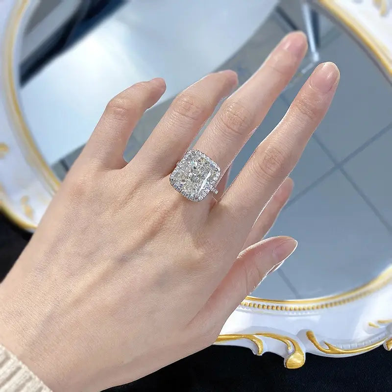 Jewelry_925Silver_Radiant-Prongsetting-topView_72571376-cd27-4d32-8d48-9af2bf730c01.jpg