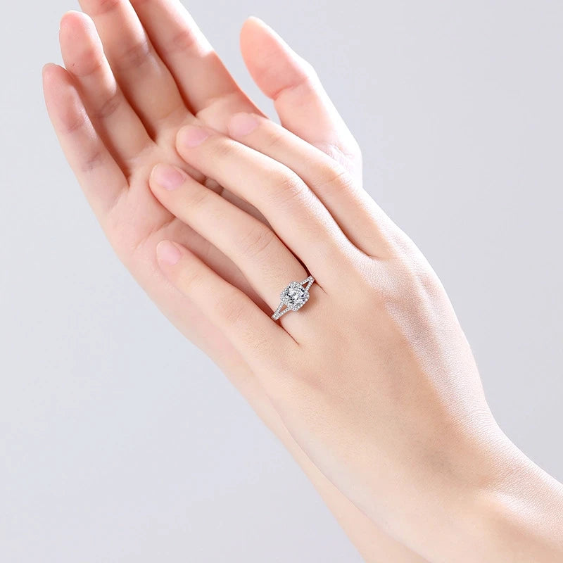 Jewelry_925Silver_Round-Prongsetting-sideView_46959935-54cb-42e9-86f0-5846aea85c28.jpg