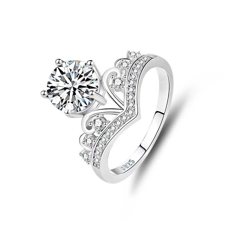 Jewelryay_1ct_925silver_Round-prong-Moissanite-CrownDesign-frontview_ad376c01-20c1-4ea8-857e-628ce0c2be40.png