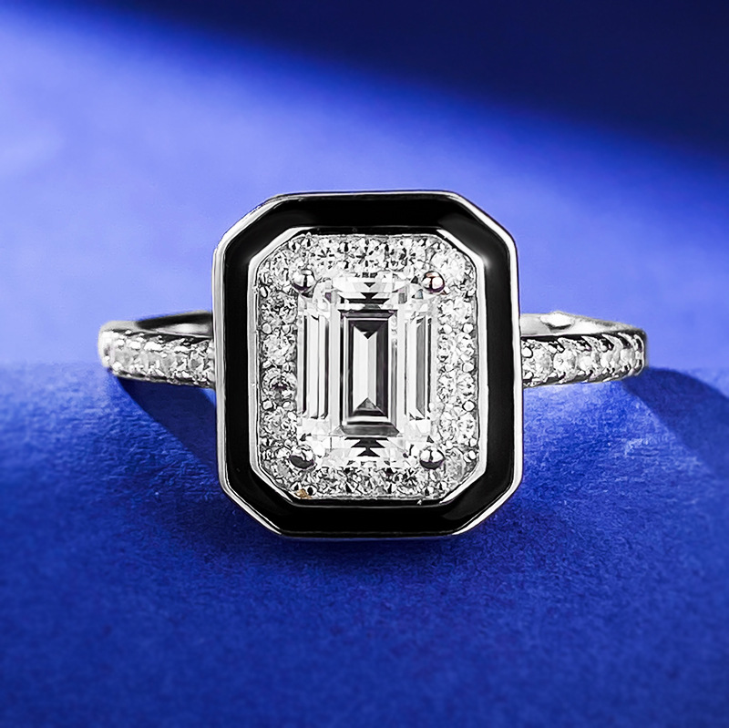 Jewelryay_925Silver-Emerald-Prongsetting-FrontView_d36bdbfb-679e-4f30-bea6-e1a712a01243.png