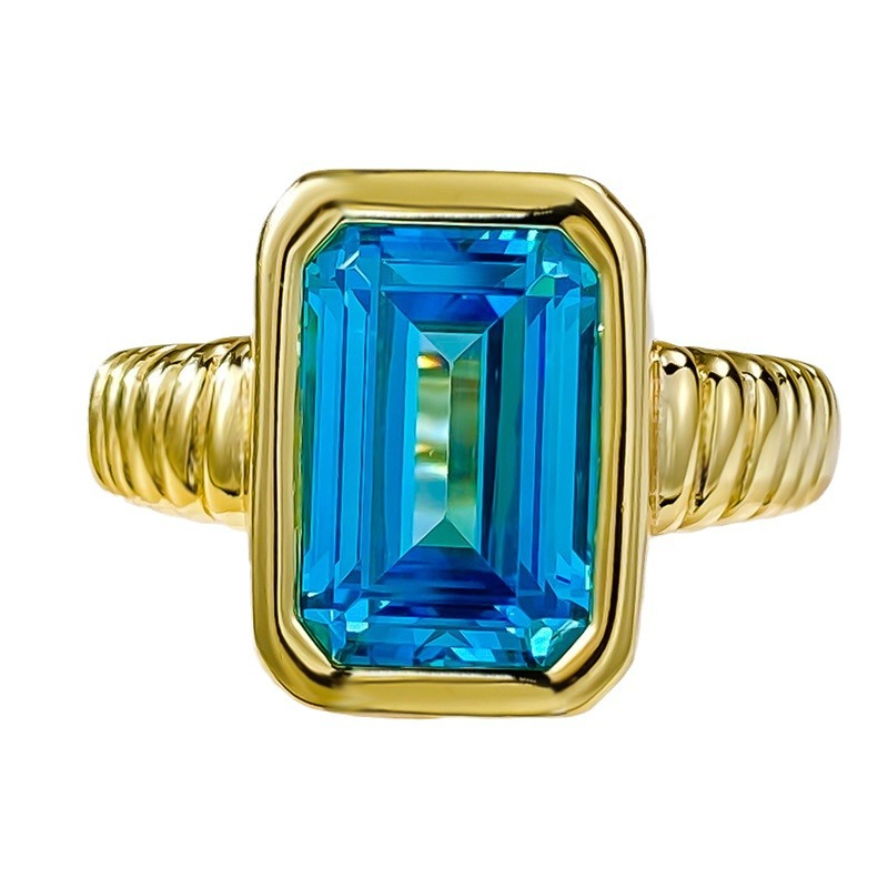 Emerald - cut Twisted Band Ring