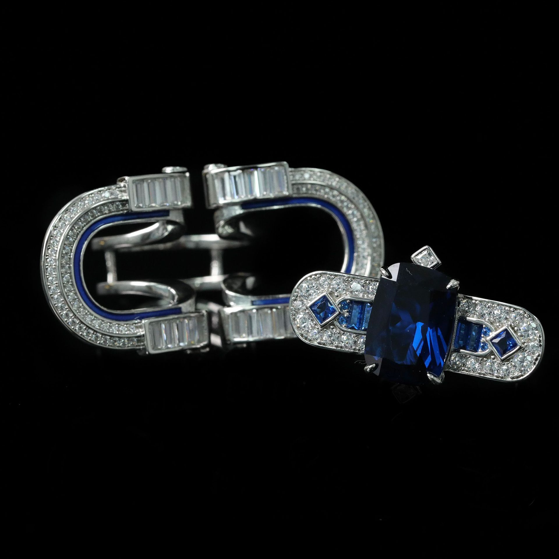 Jewelryay_925silver-blue-Cushion-prong-HighCarbonDiamond-sideview_fe6b0983-5e37-493d-bd42-0f65bf4f5cfb.png
