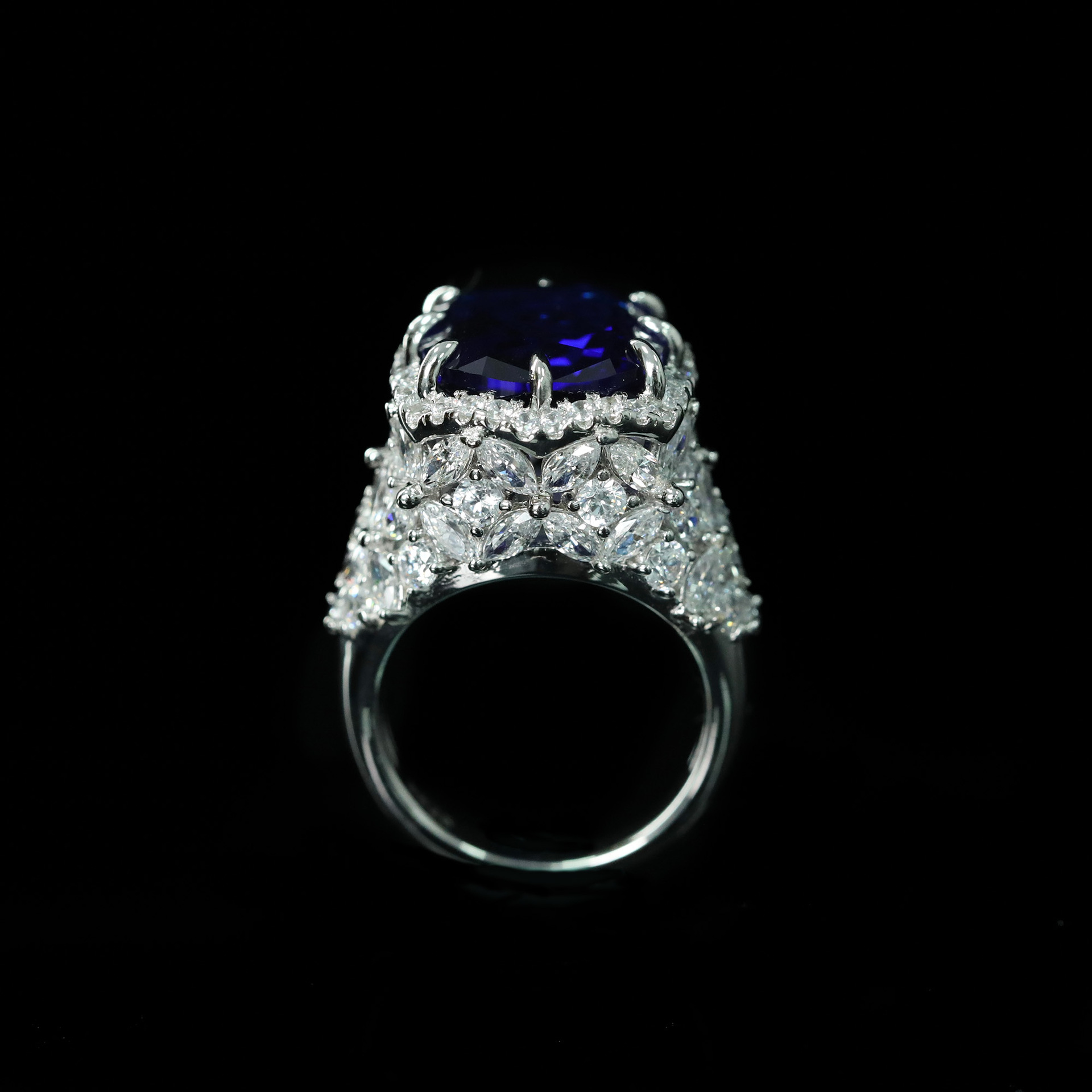 Jewelryay_925silver_Cushion-prong-HighCarbonDiamond-frontview_c3e502ed-f8a5-4968-8055-50a59da2069b.png