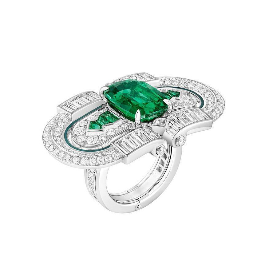 Jewelryay_925silver_Emerald_Cushion_prong-HighCarbonDiamond_sideview_3cf354a2-48b1-4ebc-9259-4d06fcb54349.png