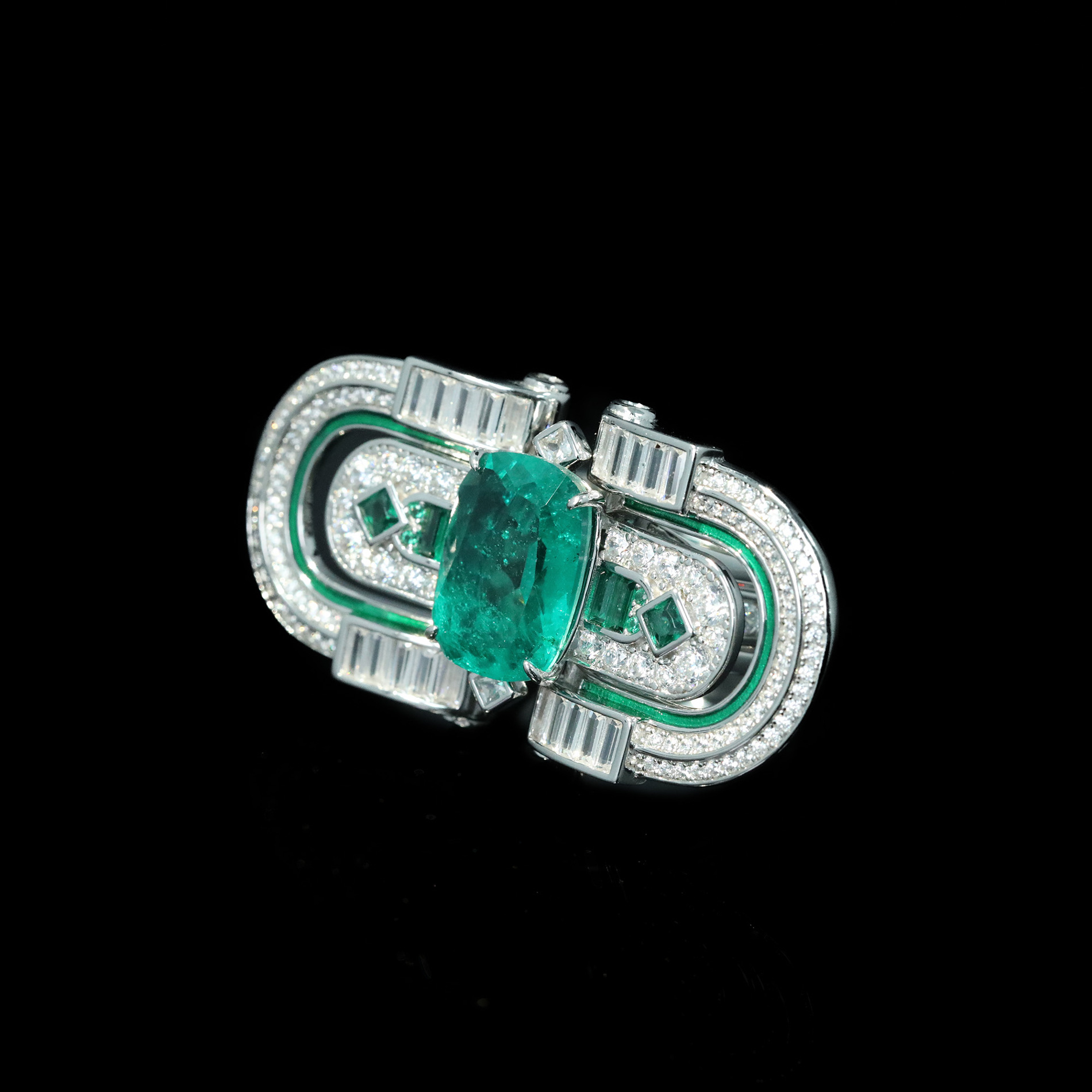 Jewelryay_925silver_Emerald_Cushion_prong-HighCarbonDiamond_sideview_826dd9a0-3df3-4560-a4ef-3b9671372719.png