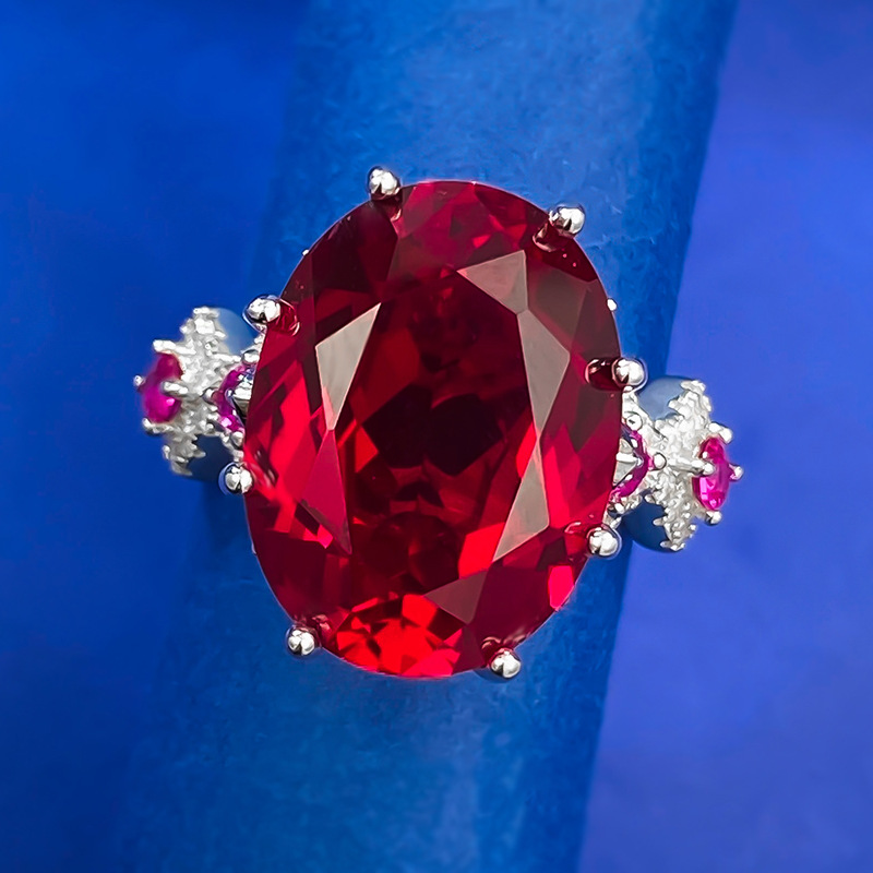 Oval gem accent ring