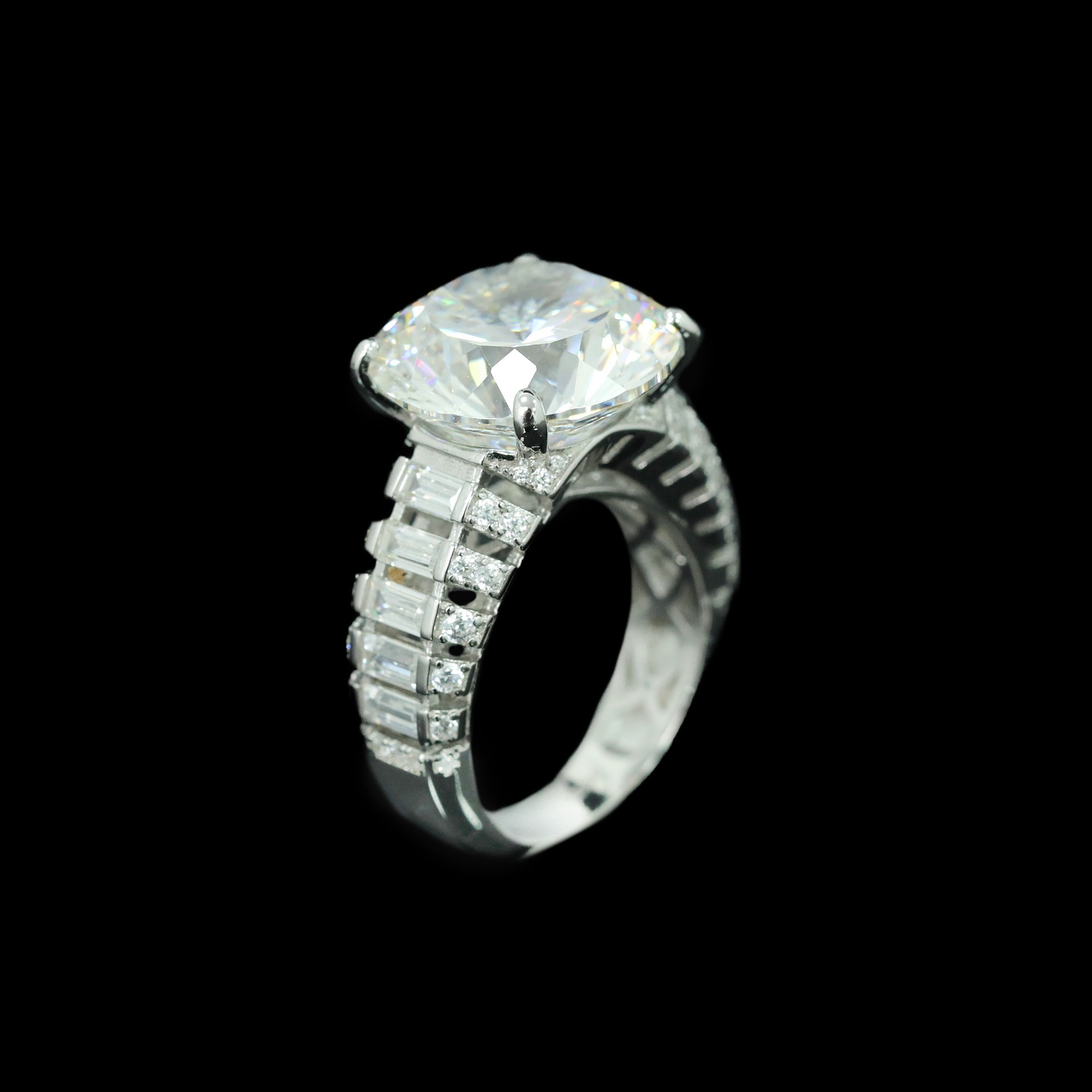 Round center baguette accent ring