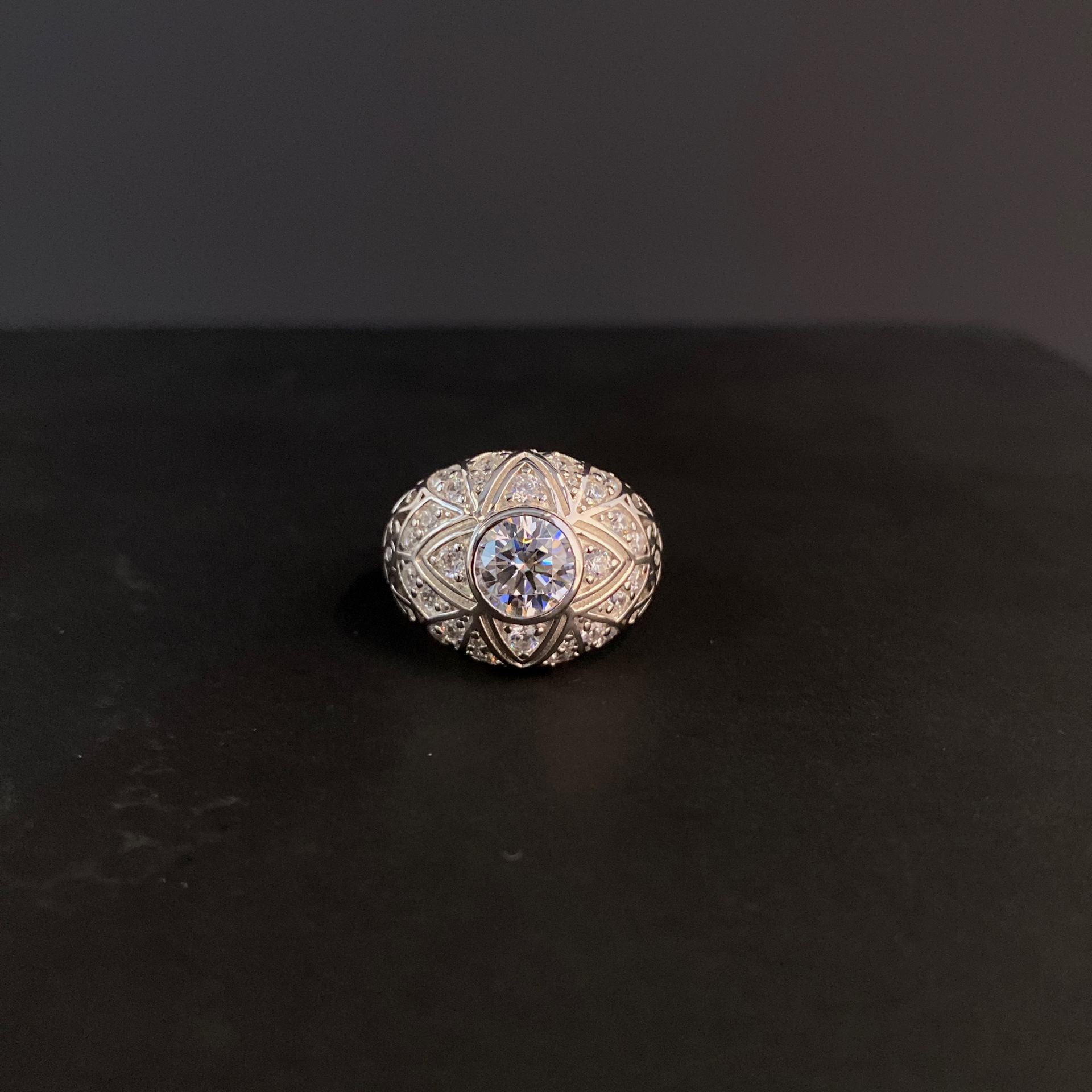 Jewelryay_925silver_Round_prong_HighCarbonDiamond-frontview_601db098-d820-47c5-a5a7-2050e8aa52ed.png