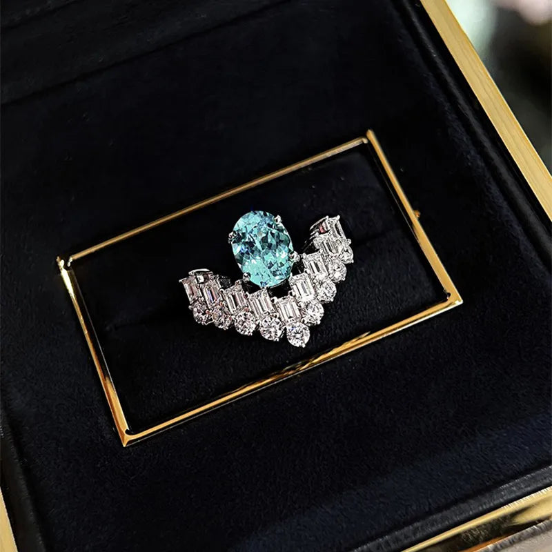 Oval gem V - shaped ring