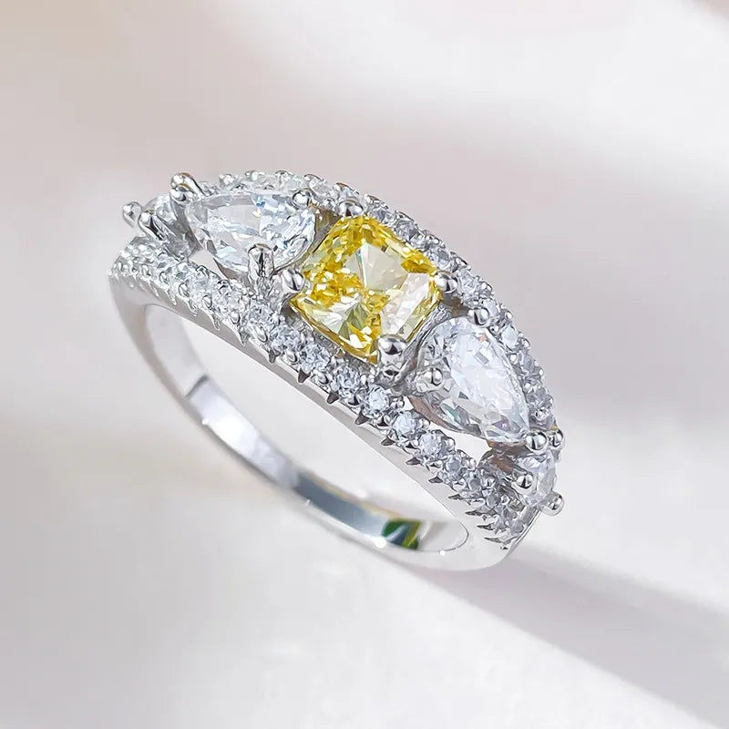 Jewelryay_925silver_yellow_Princess-prong-HighCarbonDiamond-IceFlowerCut-SideView.jpg