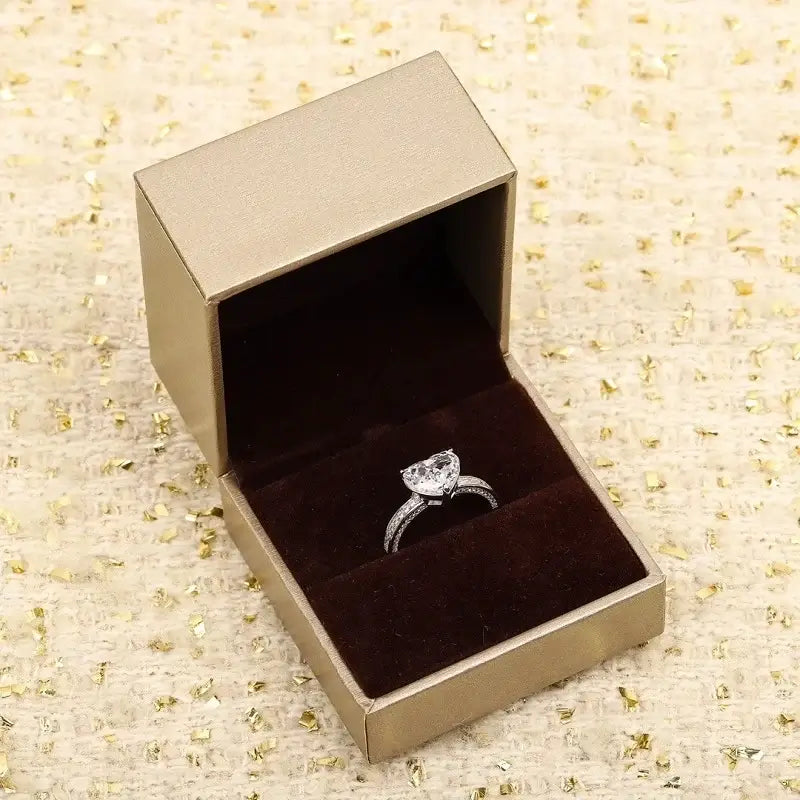 jewelry-4ct-925silver-Heart-prong-HighCarbonDiamond-sideview_7d501123-a522-43c8-8f9d-b7b50d5de050.jpg