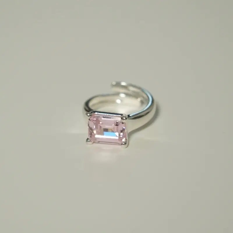 jewelry-925silver-Radiant-prong-HighCarbonDiamond-IceFlowerCut-sideview_d495e343-01eb-44cb-b0b7-c42049f75c5c.jpg