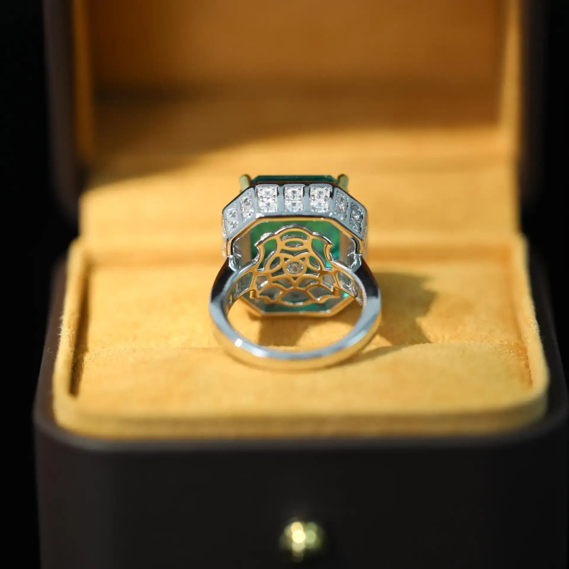 jewelry-925silver_Emerald_Asscher-prong-HighCarbonDiamond-topview.jpg