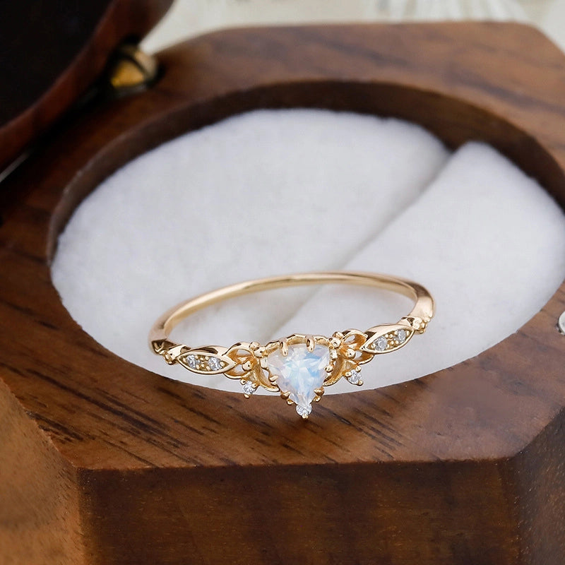 jewelry_925gold-moonstone-prong-IceFlowerCut-topview.jpg