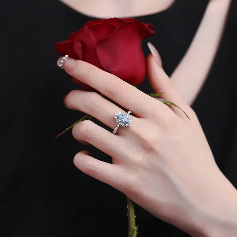 Women' Engagement Ring