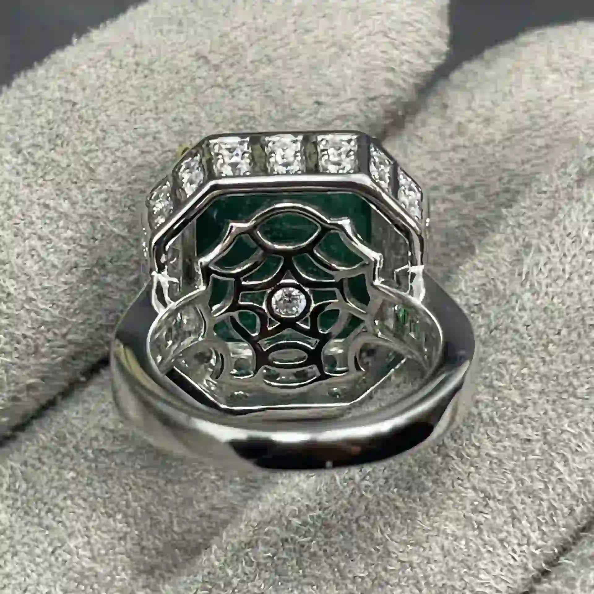 jewelry_925silver-Emerald_Asscher-prong-HighCarbonDiamond-sideview.jpg