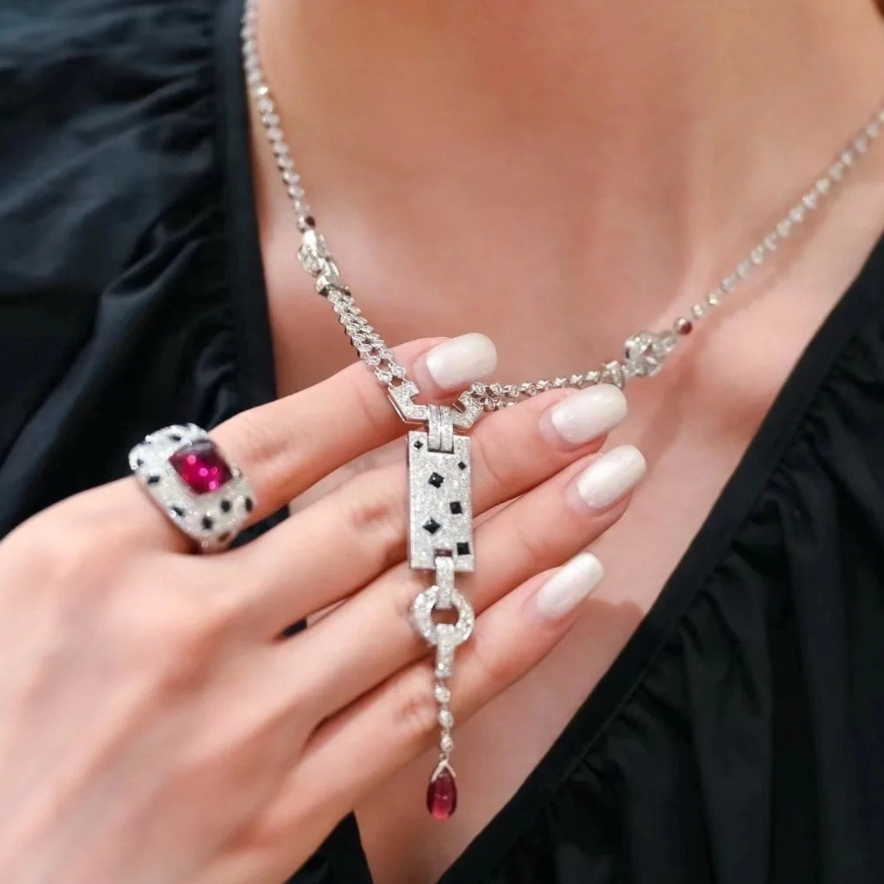 jewelry_925silver-Pink_sugartower-prong-HighCarbonDiamond-sideview.jpg