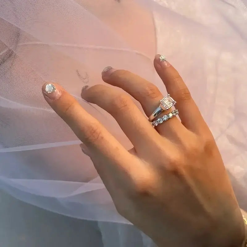 jewelry_925silver-Radiant-prong-HighCarbonDiamond-IceFlowerCut-sideview_5f5ab47d-590e-4d4e-82bc-74292ad2b32c.jpg