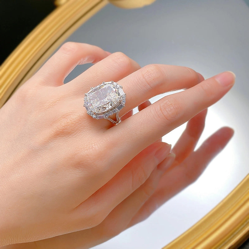 jewelry_925silver-white-Oval-prong-HighCarbonDiamond-IceFlowerCut-topview_03fb63fd-a1b6-4dcc-a631-e0f8e027da24.jpg