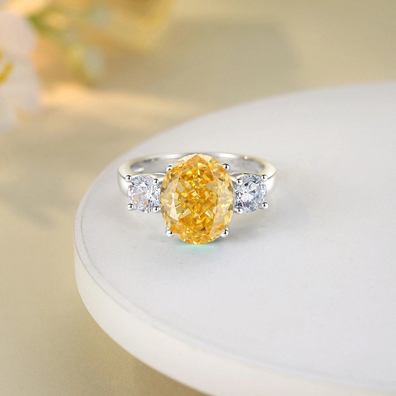 Oval and round gem ring